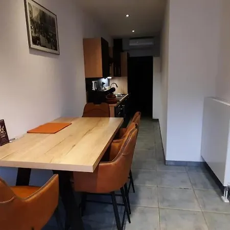 Nez Sur La Croisette. * Dinant