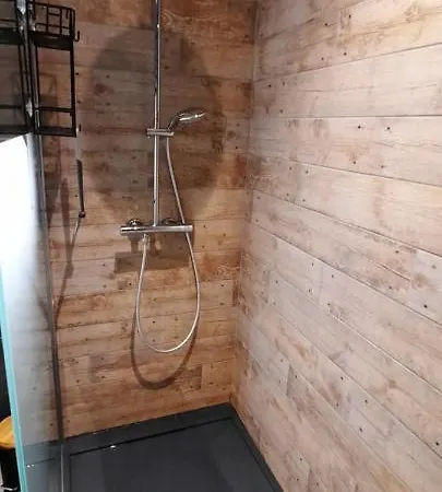 Nez Sur La Croisette. * Dinant