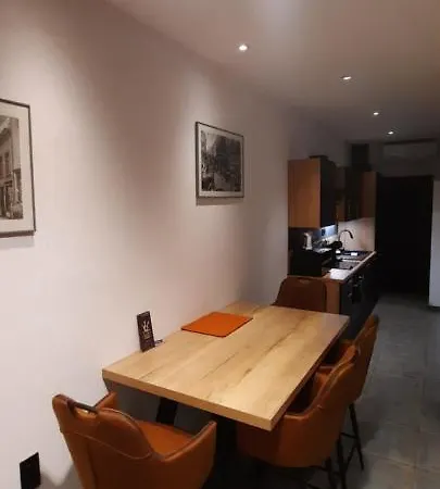 Nez Sur La Croisette. 디넝