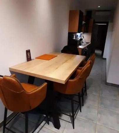 Nez Sur La Croisette. Apartment Dinant