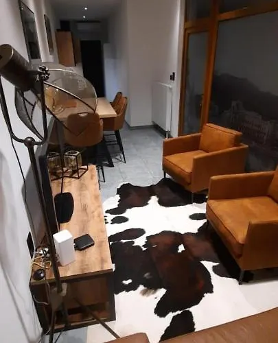 Nez Sur La Croisette.